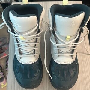 Nike ACG Kids' Navy and White Boots